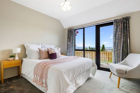 Photo of property in 5 Drayton Drive, Mount Pleasant, Christchurch, 8081