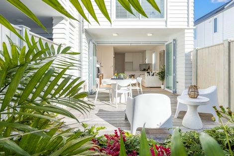 Photo of property in 7 Titoki Close, Matakana, Warkworth, 0985