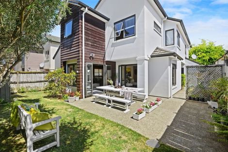 Photo of property in 15 Lilybank Crescent, East Tamaki, Auckland, 2013