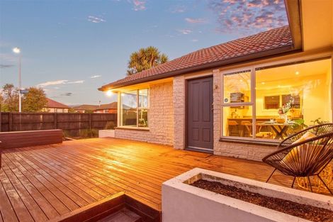 Photo of property in 102 Lowry Avenue, Redwood, Christchurch, 8051