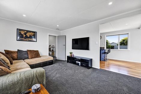 Photo of property in 11 Mccarthy Street, Hawera, 4610