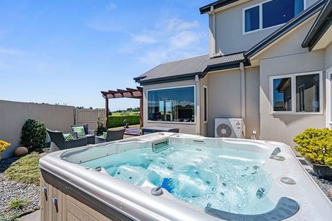 Photo of property in 10 Sampson Avenue, Waiwhakaiho, New Plymouth, 4312