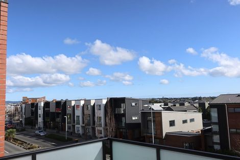 Photo of property in 3/22 Kerewhenua Crescent, Hobsonville, 0616