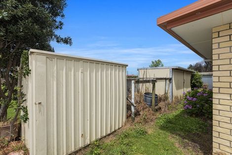 Photo of property in 41 Karoro Road, One Tree Point, 0118