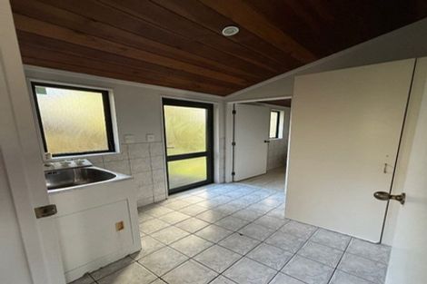 Photo of property in 231 Glengarry Road, Glen Eden, Auckland, 0602