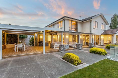 Photo of property in 16 Queenswood Gardens, Mairehau, Christchurch, 8052