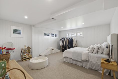 Photo of property in 25 Nevada Drive, Merrilands, New Plymouth, 4312