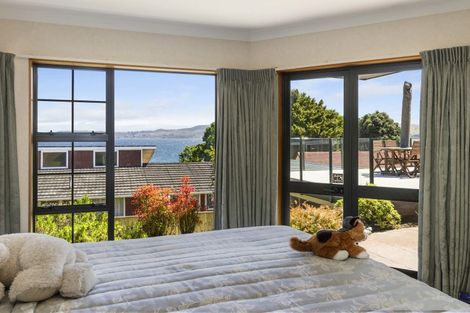 Photo of property in 6 Maniapoto Grove, Waipahihi, Taupo, 3330