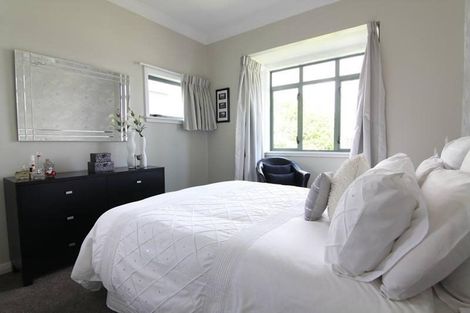 Photo of property in 5 Kowhai Avenue, Ebdentown, Upper Hutt, 5018