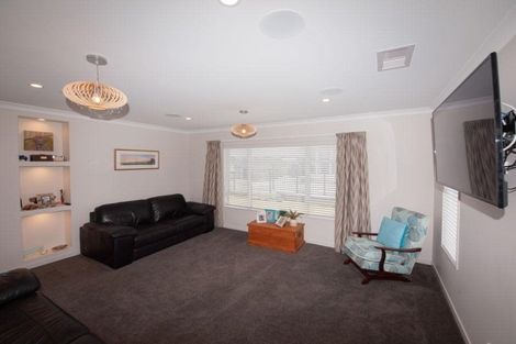 Photo of property in 35 Margaret Shields Avenue, Aotea, Porirua, 5024