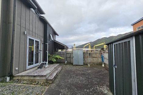 Photo of property in 4/50 Elizabeth Street, Moera, Lower Hutt, 5010