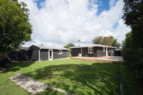 Photo of property in 15 Ruamahanga Crescent, Terrace End, Palmerston North, 4410