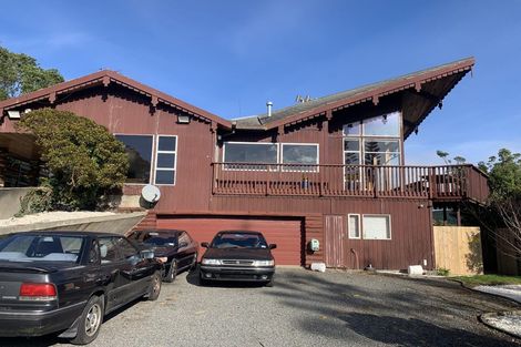 Photo of property in 7 Mayfair Place, Tawa, Wellington, 5028