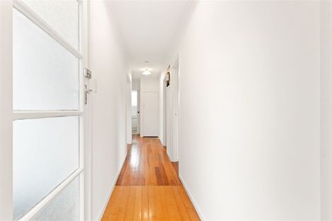 Photo of property in 18 Karamu Street, Te Atatu Peninsula, Auckland, 0610