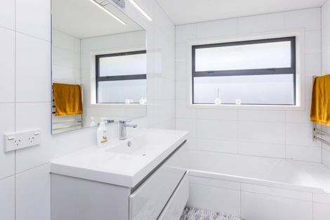 Photo of property in 4a Golders Road, Elderslea, Upper Hutt, 5018