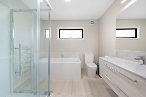 Photo of property in 10 Falconer Rise, Jacks Point, Queenstown, 9371