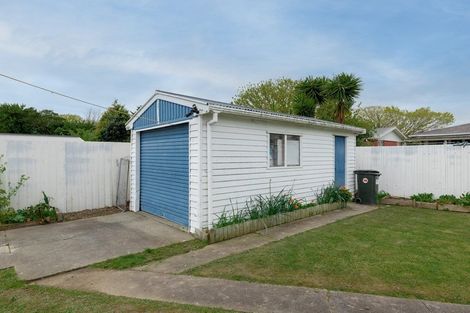 Photo of property in 19 Halswell Crescent, Westbrook, Palmerston North, 4412