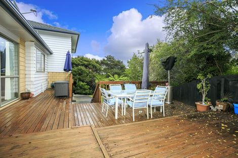 Photo of property in 37 Condor Place, Unsworth Heights, Auckland, 0632