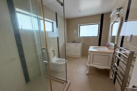 Photo of property in 135a Moore Street, Hillcrest, Auckland, 0627