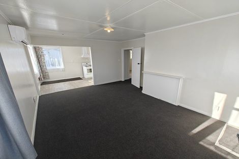 Photo of property in 12 Douglas Crescent, Fairfield, Hamilton, 3214