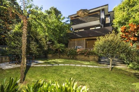 Photo of property in 19/19 Bush View Lane, Northcote Point, Auckland, 0627