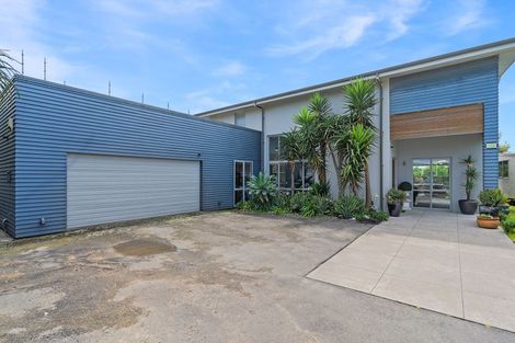 Photo of property in 18 Olliver Grove, Waikanae Beach, Waikanae, 5036