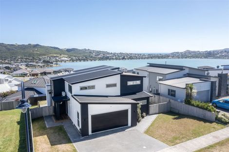 Photo of property in 78 Queen Charlotte Drive, Aotea, Porirua, 5024