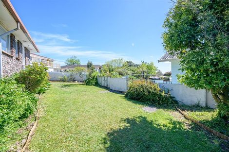 Photo of property in 2/27 Spence Road, Henderson, Auckland, 0612