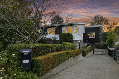 Photo of property in 4 Harewood Grove, Pinehaven, Upper Hutt, 5019