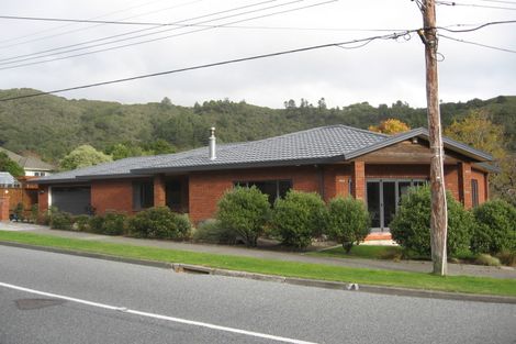 Photo of property in 86 Horoeka Street, Stokes Valley, Lower Hutt, 5019