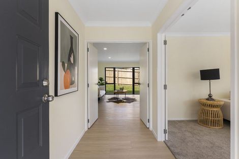 Photo of property in 10 Mediterranean Way, Goodwood Heights, Auckland, 2105
