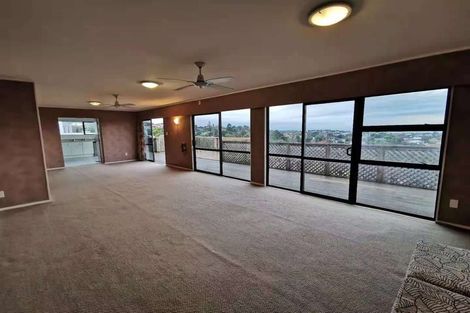 Photo of property in 154 Weatherly Road, Torbay, Auckland, 0630