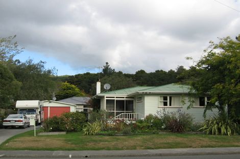 Photo of property in 32 Pempsey Street, Silverstream, Upper Hutt, 5019