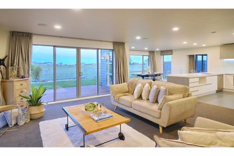 Photo of property in 546 Bower Avenue, Parklands, Christchurch, 8083