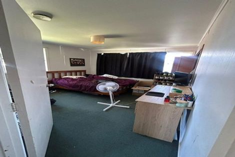 Photo of property in 4 Hereford Street, Te Atatu Peninsula, Auckland, 0610