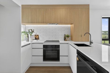 Photo of property in 13/10 Ngaroma House Drive, Hobsonville, Auckland, 0616