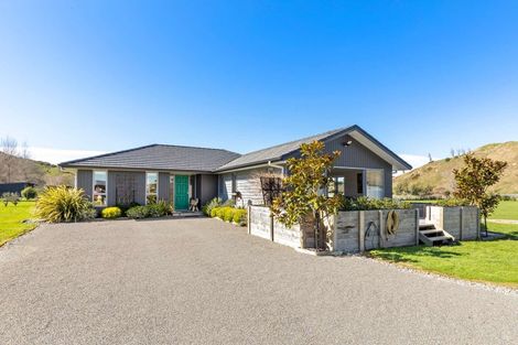 Photo of property in 662 No 3 Line, Okoia, Wanganui, 4582