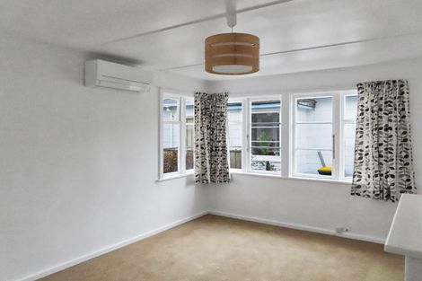 Photo of property in 3 Bryant Grove, Taita, Lower Hutt, 5011