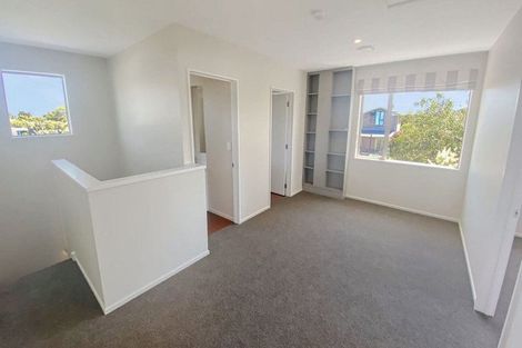 Photo of property in 84 Bowhill Road, New Brighton, Christchurch, 8083