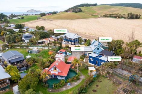 Photo of property in 37 Gillies Crescent, Waimarama, Havelock North, 4294