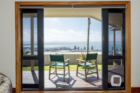 Photo of property in 8 Lambton Road, Hospital Hill, Napier, 4110