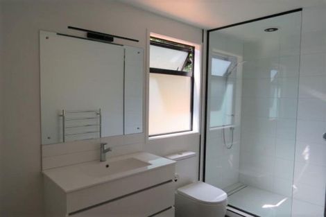 Photo of property in 16 Peace Avenue, Moturoa, New Plymouth, 4310