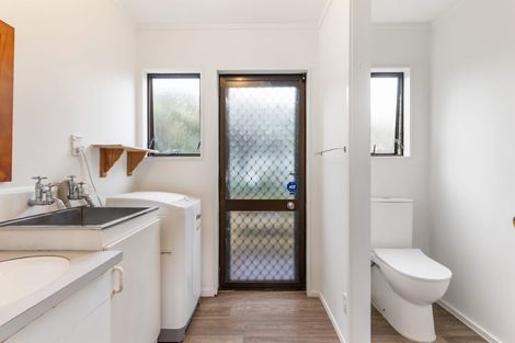 Photo of property in 48 Astley Avenue, New Lynn, Auckland, 0600