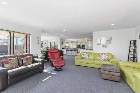 Photo of property in 192b Heta Road, Highlands Park, New Plymouth, 4312