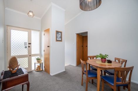 Photo of property in 15 Chelmarsh Place, Highbury, Palmerston North, 4412