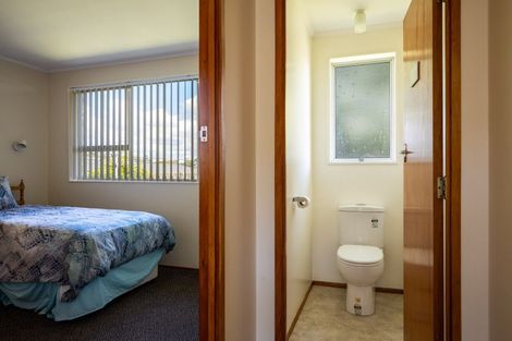 Photo of property in 4/50 Paynters Avenue, Strandon, New Plymouth, 4312