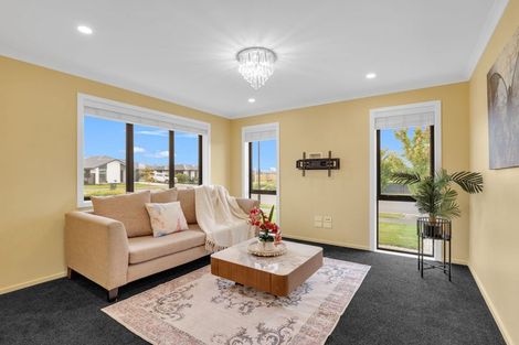 Photo of property in 43 Nicolau Avenue, Rolleston, 7615