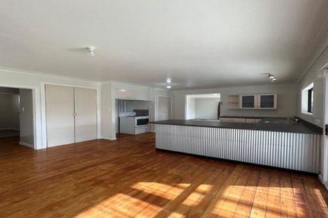 Photo of property in 130a Awaroa Road, Helensville, 0800