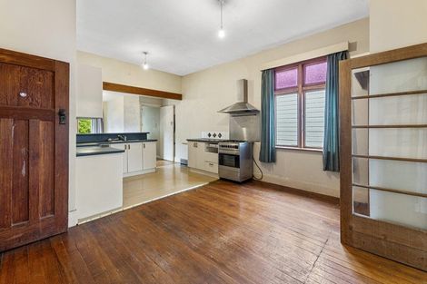 Photo of property in 19 West Avenue, Saint Clair, Dunedin, 9012