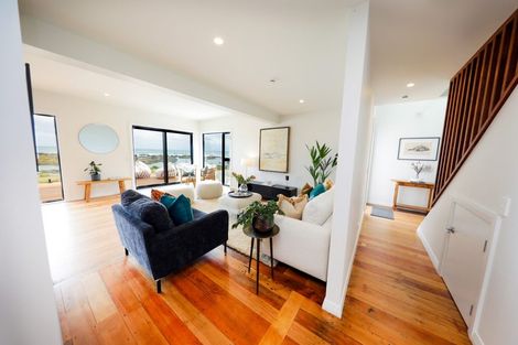 Photo of property in 354 The Esplanade, Island Bay, Wellington, 6023